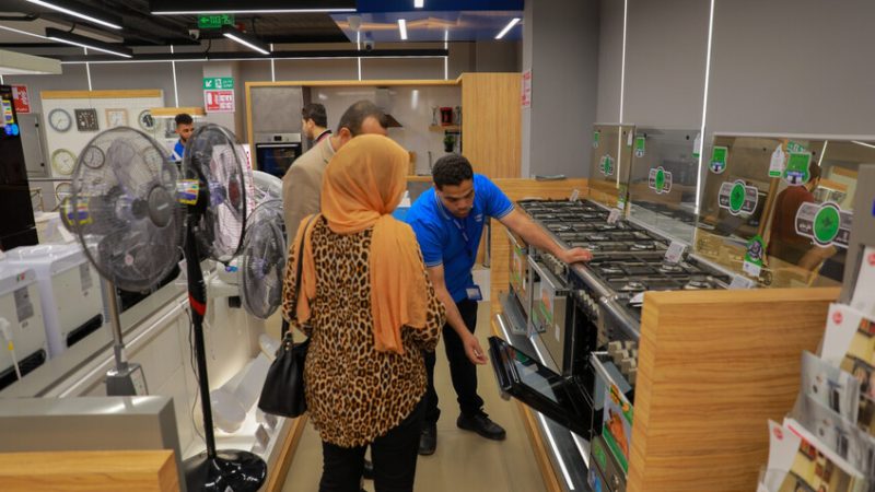 موجة غلاء جديدة تضرب جيوب المصريين