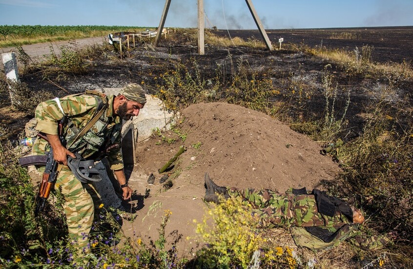خبير يوضح سبب ترك قوات أوكرانيا أكواما ضخمة من جثث قتلاها دون سحبها