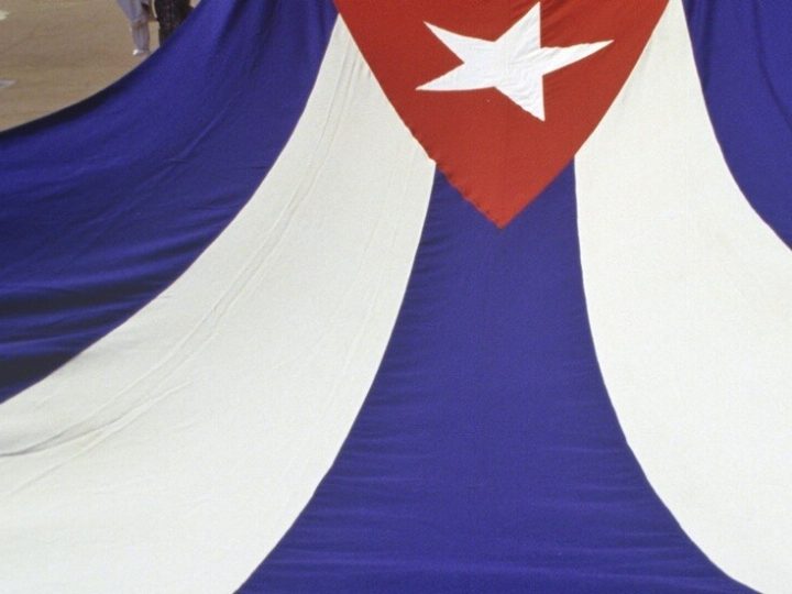 سفير كوبا لدى كولومبيا: سندافع عن سيادتنا كما ناضل الفلسطينيون ولن نخضع لواشنطن