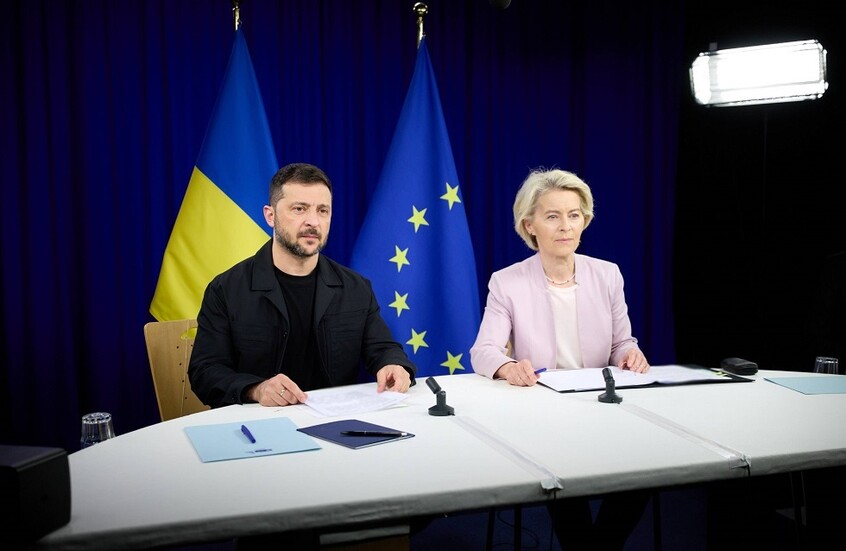 صحيفة: فون دير لاين متورطة في فضيحة بسبب علاقتها الوثيقة بزيلينسكي