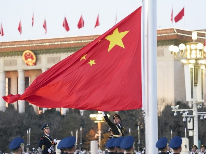 الصين تعتزم تعزيز التعاون مع كندا ردا على تهديدات ترامب