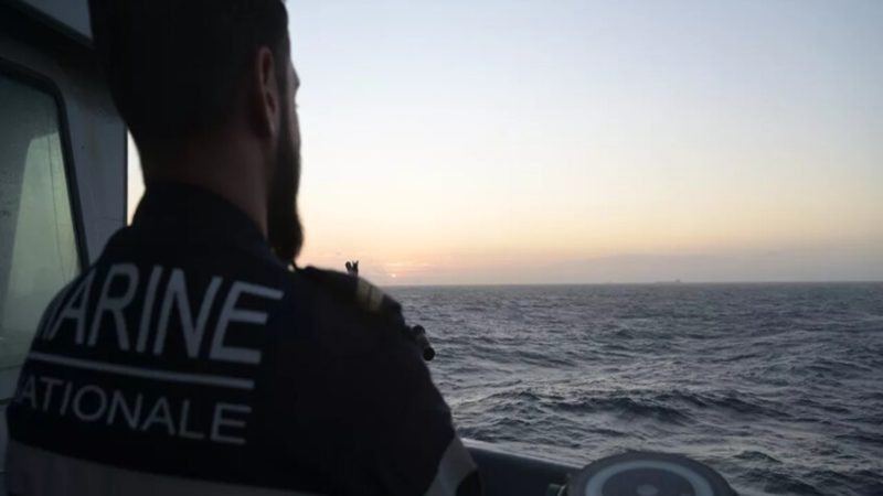 وصول الناقلة التي أعلن ماكرون احتجازها في المتوسط إلى مارسيليا