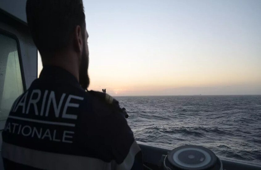 وصول الناقلة التي أعلن ماكرون احتجازها في المتوسط إلى مارسيليا