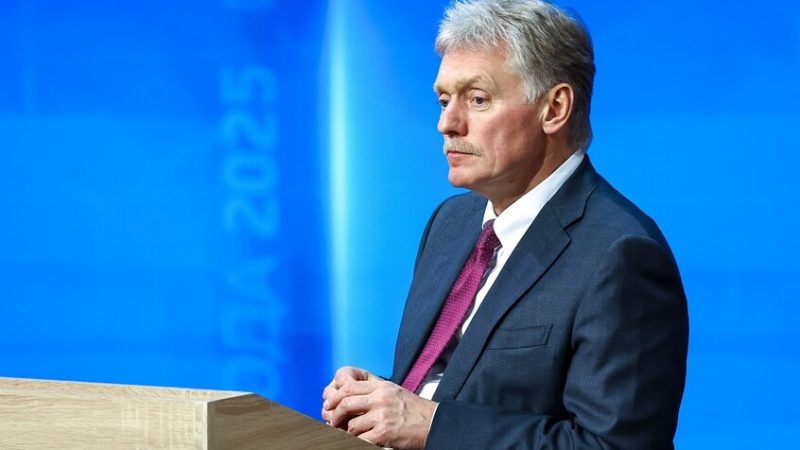 بيسكوف: السياسيون الأوروبيون غير قادرين على مقاومة حزم ترامب