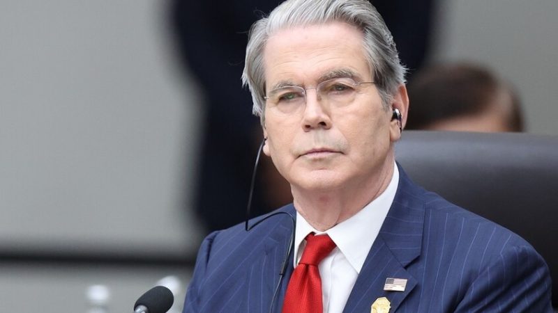 وزير الخزانة الأمريكي: لا نرغب في دخول البضائع الصينية الرخيصة إلى أراضينا من كندا