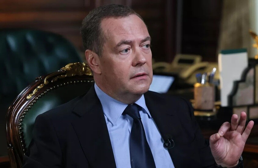 مدفيديف: الهجوم الأوكراني على مقر بوتين كان يشكل أساسا للرد بأسلحة خاصة