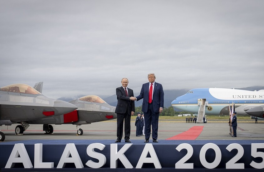 نائب حاكم ولاية ألاسكا السابق يشدد على ضرورة وجود علاقات جيدة بين موسكو وواشنطن