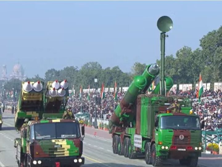 عرض عسكري بمناسبة يوم الجمهورية في الهند (فيديو)
