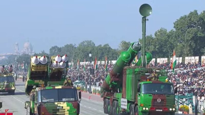 عرض عسكري بمناسبة يوم الجمهورية في الهند (فيديو)