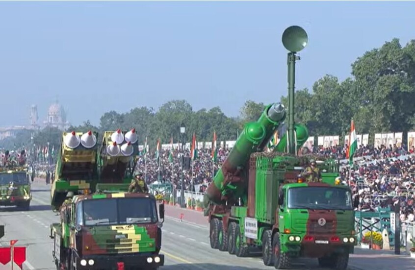 عرض عسكري بمناسبة يوم الجمهورية في الهند (فيديو)