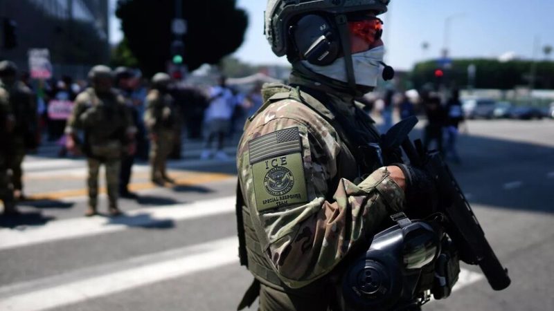 جي دي فانس: موظفو الهجرة والجمارك حوصروا في مطعم بمينيابوليس وسط صمت الشرطة