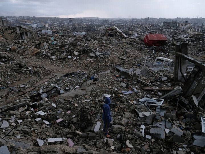 إذاعة الجيش الإسرائيلي تعلن نبش أكثر من 200 قبر في غزة بحثا عن جثة آخر أسير (صور)