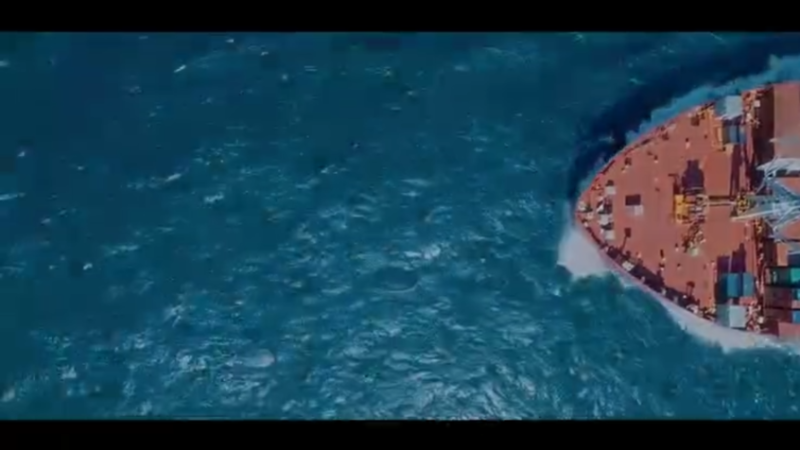 مشاهد وتفاصيل تنشر لأول مرة عن استهداف وإحراق سفينة “مارلين لواندا” البريطانية في خليج عدن (فيديو)