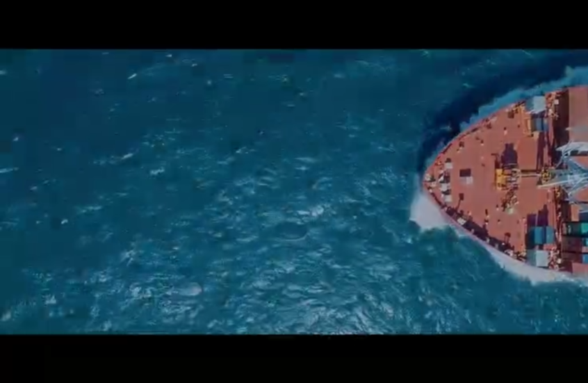 مشاهد وتفاصيل تنشر لأول مرة عن استهداف وإحراق سفينة “مارلين لواندا” البريطانية في خليج عدن (فيديو)