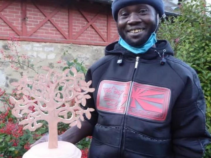 فرنسا.. مقتل مهاجر موريتاني أثناء احتجازه يفجر غضبا عارما في باريس (فيديوهات)