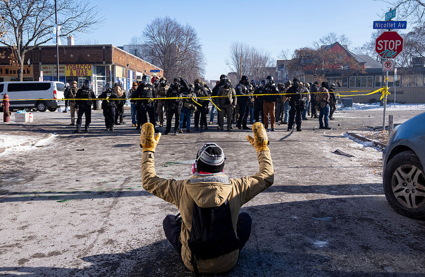 تحقيق لـ FBI في مجموعات دردشة على “سيغنال” يشتبه باستخدامها لعرقلة عمل سلطات الهجرة