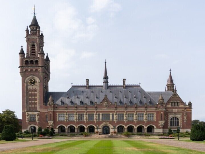 رواندا تواجه بريطانيا قضائيا لانتهاكها اتفاقية استقبال اللاجئين