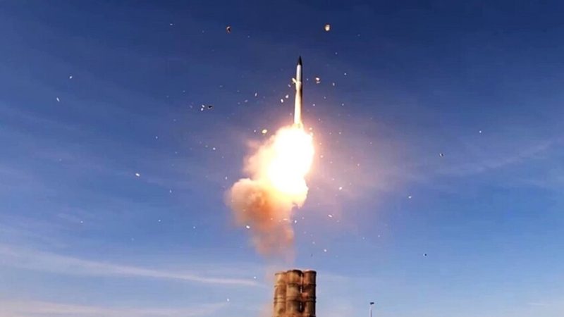 الدفاع الروسية تفيد بتدمير 18 مسيرة جوية معادية فوق مناطق روسية