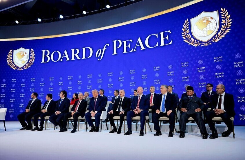 مسودة أمريكية تفوض ترامب بصلاحيات واسعة في إدارة غزة عبر “مجلس السلام”