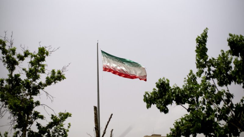 إيران تؤكد سيطرتها الكاملة على مضيق هرمز