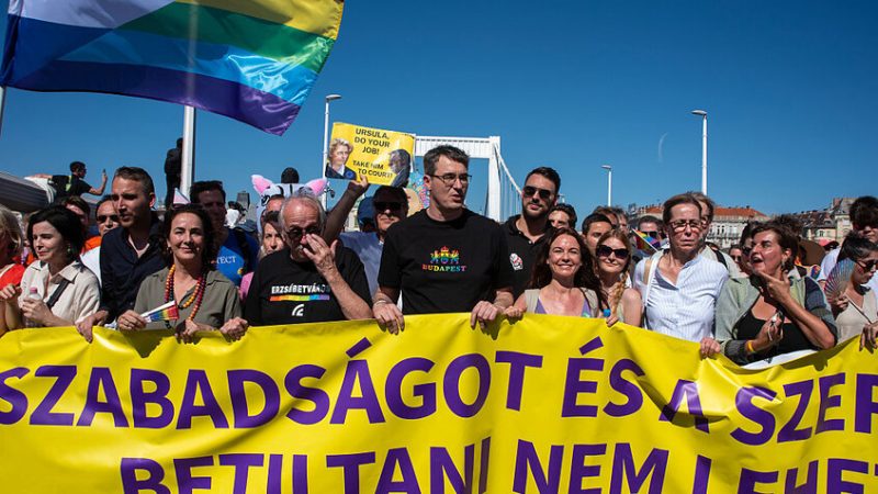هنغاريا.. اتهام عمدة بودابست بسبب تنظيم مسيرة الفخر رغم الحظر الرسمي