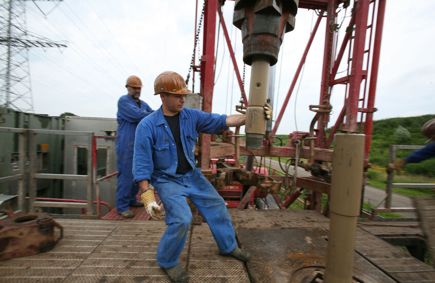 صعود أسعار النفط وسط مخاوف من قصف إيران