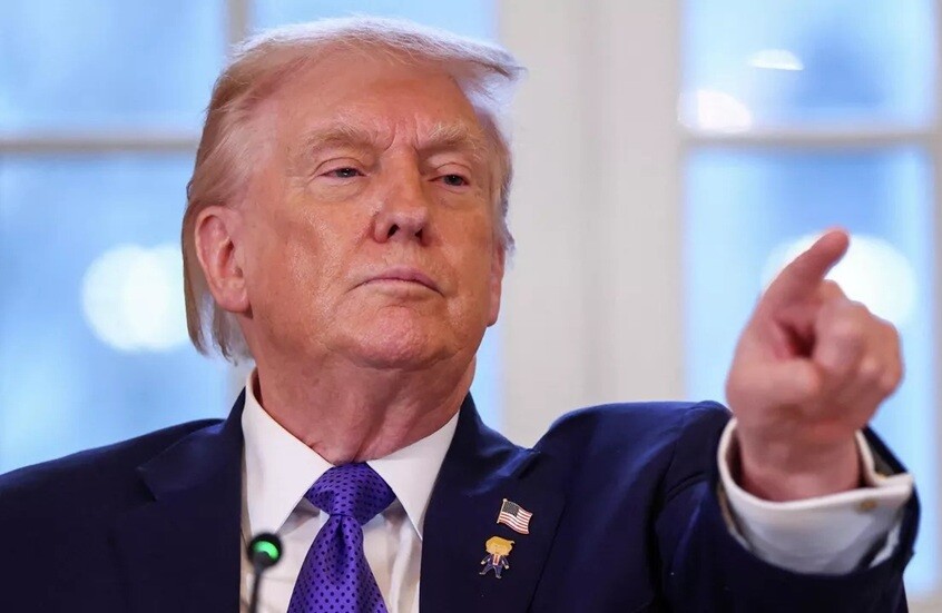 ترامب يعلن عن “تقدم كبير” في مفاوضات أوكرانيا ويثني على بوتين لوقفه القصف