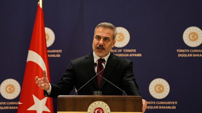 وزير الخارجية التركي: الشعب الإيراني خلال الهجمات الخارجية وخاصة من إسرائيل يتحد دائما حول قيادته