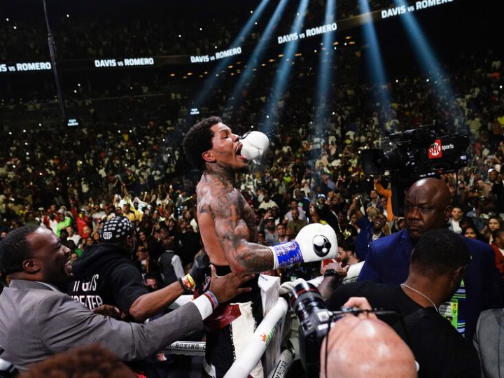 اتهامات بالشروع في الخطف والعنف والاحتجاز تلاحق ملاكما أمريكيا شهيرا