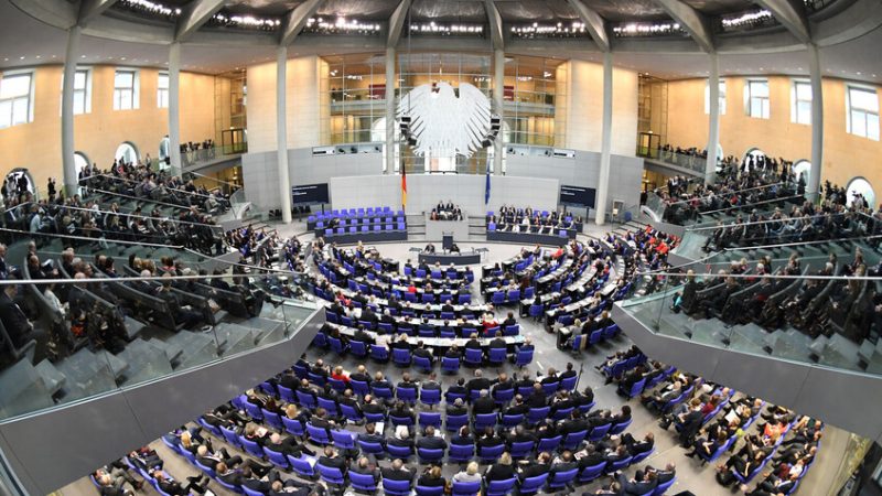 ألمانيا تعتزم تطبيق قواعد جديدة للتصدي لـ “العملاء المؤقتين”