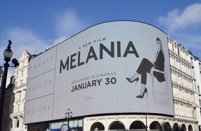 تخريب واسع النطاق يطال ملصقات دعائية لفيلم عن ميلانيا ترامب