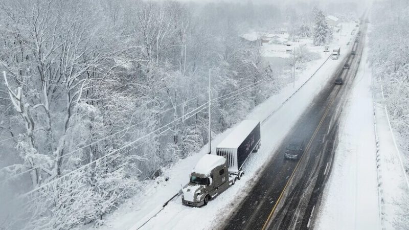 ارتفاع عدد ضحايا العاصفة الثلجية في الولايات المتحدة إلى 85 قتيلا