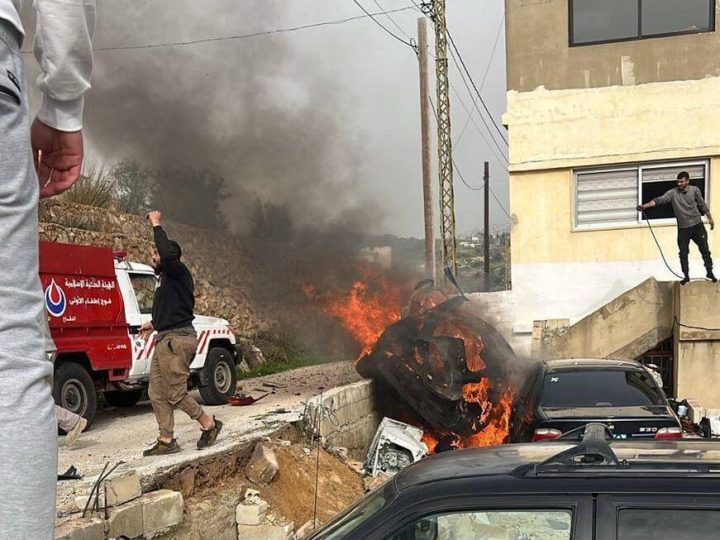 جنوب لبنان.. مقتل شخص وإصابة آخرين بهجوم مسيّرة إسرائيلية (صور)