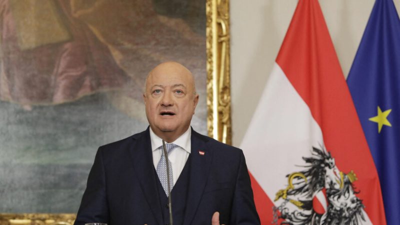 النمسا تعتزم إجراء استفتاء حول تمديد الخدمة العسكرية الإلزامية