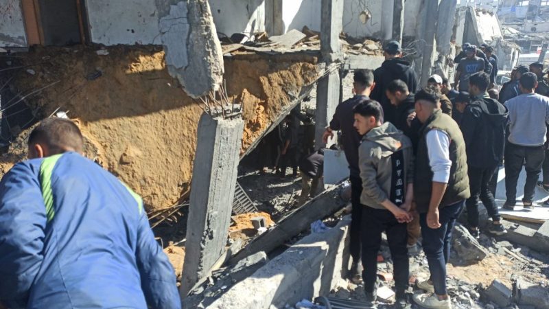 13 قتيلا في هجوم إسرائيلي على مركز شرطة الشيخ رضوان شمال غرب مدينة غزة (صور)
