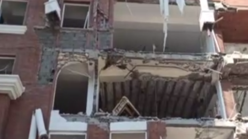 الحرس الثوري الإيراني ينفي اغتيال قائد القوة البحرية الأدميرال تنكسيري بعد انفجار هز بندر عباس