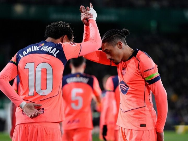 برشلونة ينجز مهمته أمام مضيفه إلتشي (فيديو)