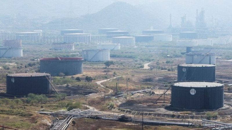 “ستكون صفقة رائعة”.. ترامب يدعو الصين لشراء النفط الفنزويلي