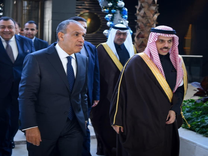 مصر والسعودية تؤكدان أهمية وقف التصعيد في المنطقة ورفض استخدام القوة