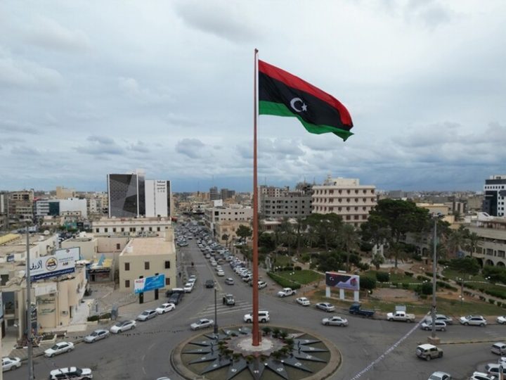 لقاء سري في باريس برعاية أمريكية فرنسية بين وفدين ليبيين لبحث توحيد المؤسسات وتشكيل الحكومة