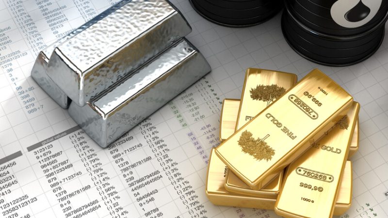 الذهب والفضة يواصلان النزيف وهبوط جديد في الأسعار