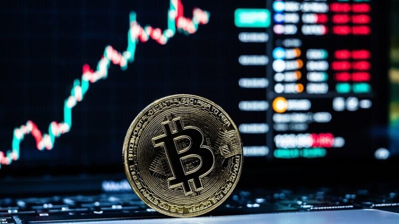 البيتكوين .. هبوط هو الأدنى منذ أبريل 2025