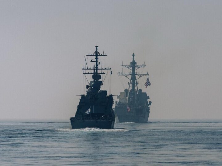 الجيش الإسرائيلي: مناورة بحرية مشتركة مع مدمرة أمريكية في البحر الأحمر
