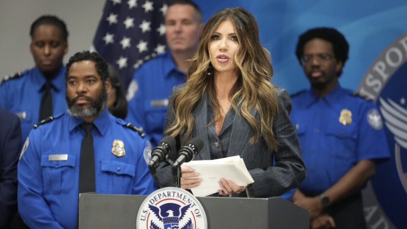 كريستي نويم تعلن عن إلزامية كاميرات الجسم لكل ضباط الأمن الداخلي الأمريكي