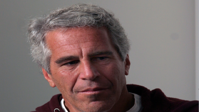 فضيحة جديدة تطارد إبستين.. تمويل سري لمشروع استنساخ البشر!