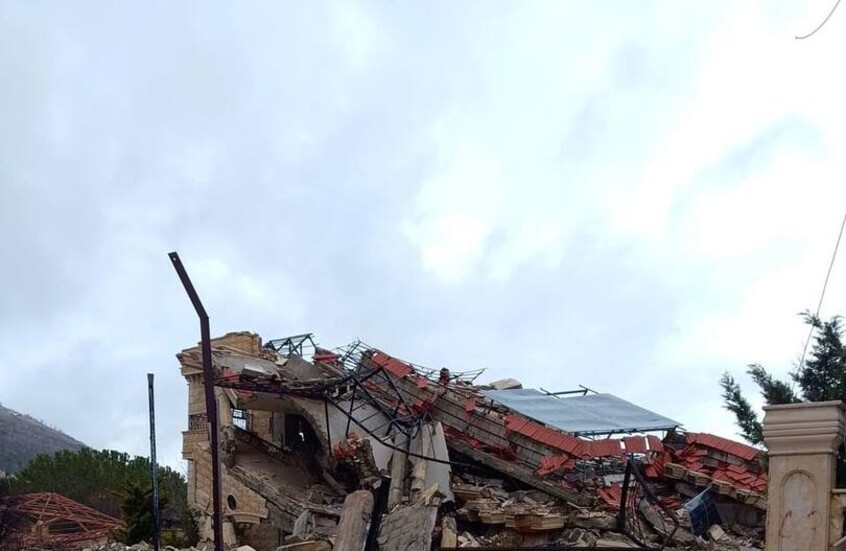 قوة إسرائيلية تتوغل في جنوب لبنان وتفجر منزلا