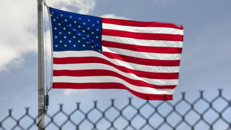 دعوى قضائية ضد حظر التأشيرات الأمريكي