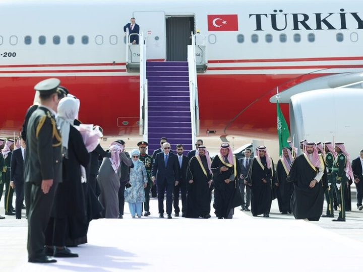 أردوغان يصل إلى السعودية في زيارة رسمية يلتقي خلالها محمد بن سلمان (فيديو+ صور)