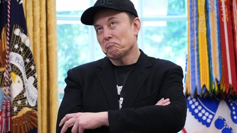 ماسك: الولايات المتحدة تشهد بدايات حرب أهلية جديدة (صورة)