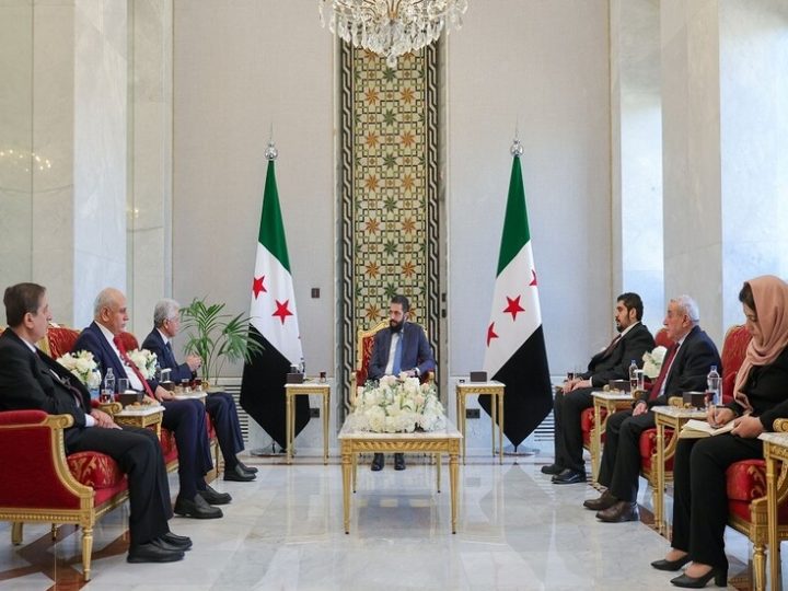 الشرع يؤكد الالتزام بحقوق الأكراد دستوريا